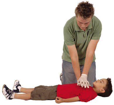 Masaje cardíaco con una mano en niños pequeños