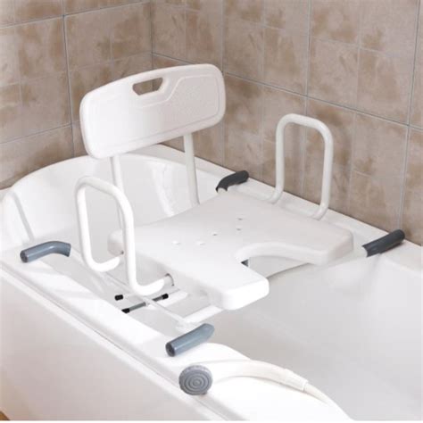 Detalle de la bañera con el asiento interno