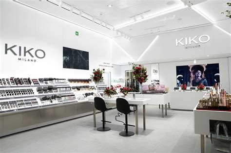 Fachada de la tienda Kiko Milano en un centro comercial
