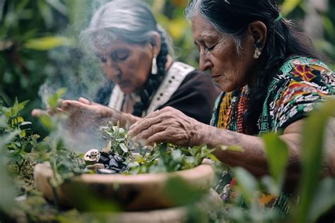 foto de una curandera gallega con hierbas tradicionales