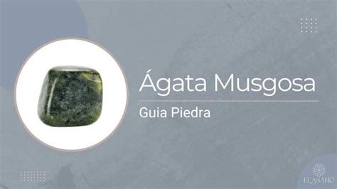 Persona meditando con una piedra de ágata musgosa