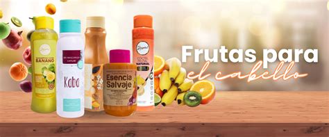 Fotografía de productos capilares suaves y nutritivos para el posparto.