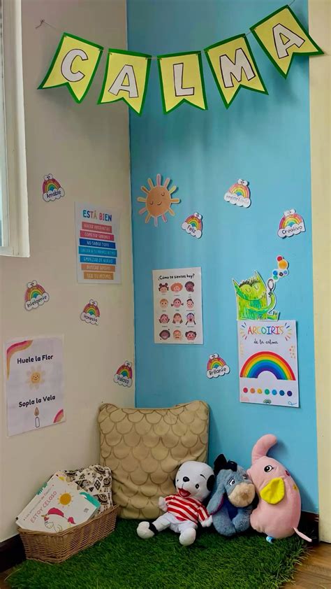 Ilustración de un niño expresando frustración en un rincón de calma dentro de un aula