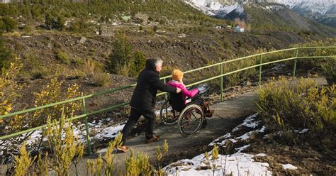 Foto: Área accesible para personas con discapacidad en Mascletà durante las Fallas
