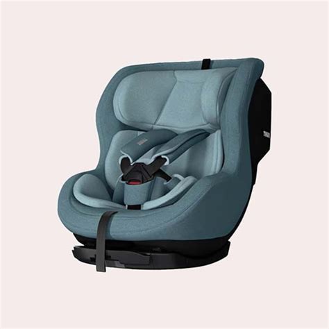 Foto de silla de coche con sistema de arnés ajustable y reposacabezas