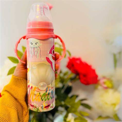 biberones personalizados con nombres de bebés