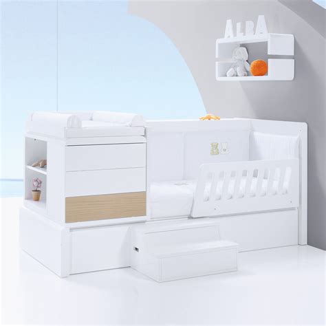 Foto de cuna convertible Premium Kurve 70x140 en habitación moderna