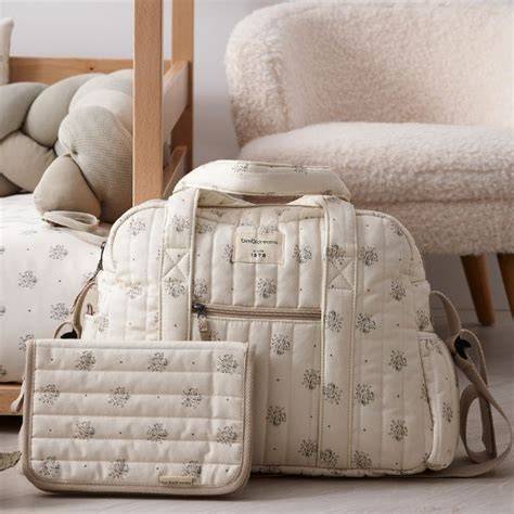 Bolso cambiador Omini con diseño alegre, moderno y toques folclóricos