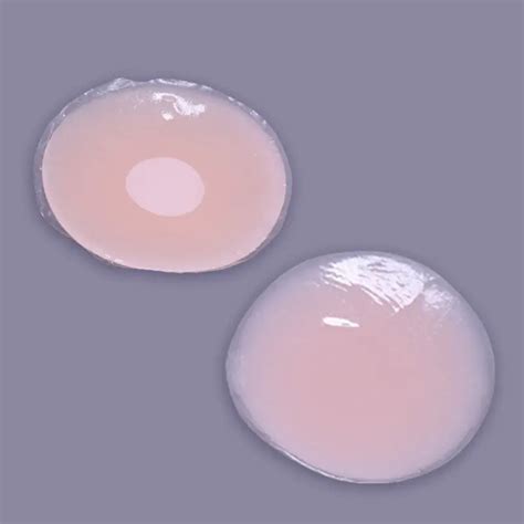 Foto de una pezonera de silicona colocada en el pezón