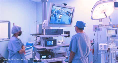 equipo médico y quirófanos de pediatría