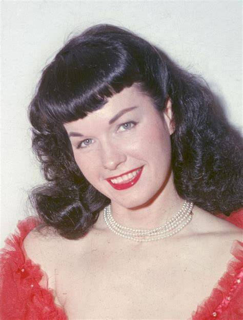Foto: Bettie Page en una sesión de fotos vintage