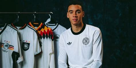 Foto de Antonio Rüdiger con la camiseta de la selección alemana