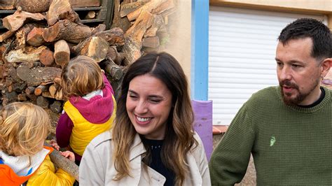 Foto familiar de Pablo Iglesias e Irene Montero con sus hijos