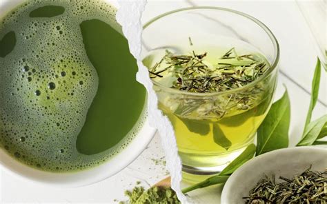 comparativa visual entre hojas de té verde y té matcha en polvo