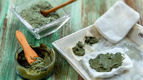 Varias aplicaciones de la arcilla verde en la piel