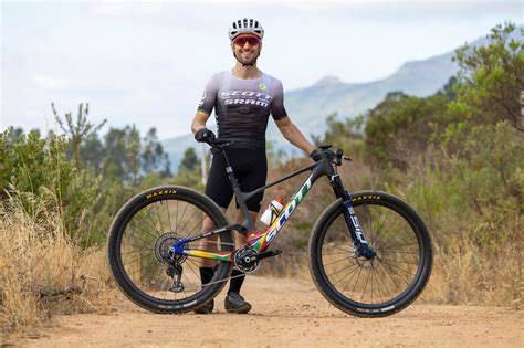 Fotografía de Nino Schurter con su familia