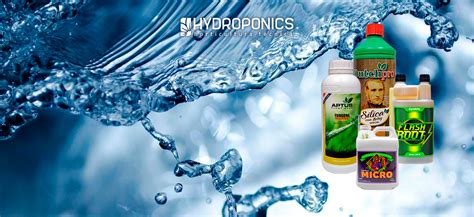 Diferentes tipos de fertilizantes líquidos y en polvo para hidroponía