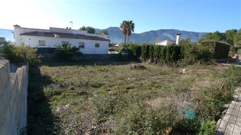 parcela urbana junto al río en San Medel