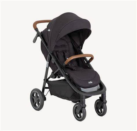 Esquema de las configuraciones 4 en 1 del cochecito Joie Chrome con capazo y diferentes sillas de coche compatibles.
