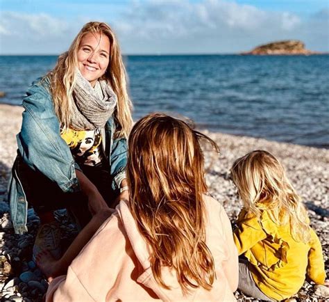 Foto de Patricia Montero con sus hijas Lis y Layla