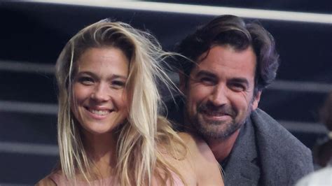 Foto familiar de Patricia Montero, Álex Adróver y sus hijas