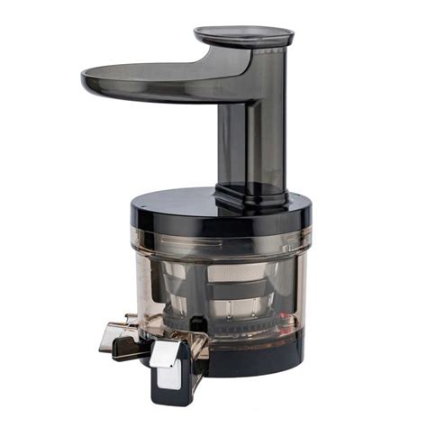 Extractor de zumos Versapers 5G preparando horchata de chufa