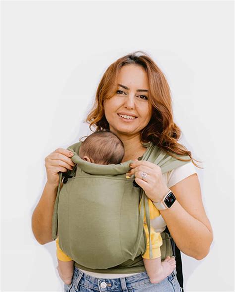 Esquema de ideas para integrar una mochila de porteo en un disfraz creativo para padres y bebés