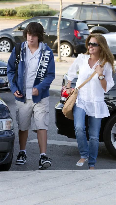 Carmen Morales y su hijo Christian en 2010