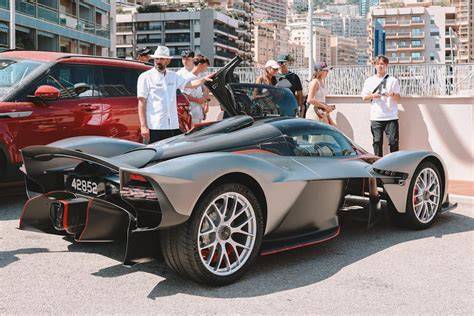 Supercoches de lujo en rally por Florida Keys