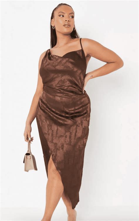 Diversos estilos de vestidos premamá que disimulan la barriga