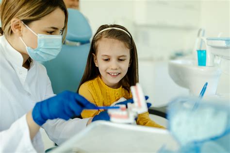 Instrucciones de higiene bucal con disyuntor dental