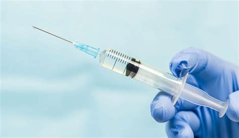 Imagen de una jeringa con la etiqueta 