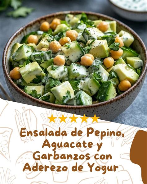 Fotografía de ingredientes frescos: garbanzos cocidos, aguacate en dados y queso feta desmenuzado