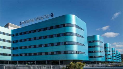 Esquema que muestra la integración de servicios entre el Hospital Álvaro Cunqueiro y otros centros del área sanitaria.