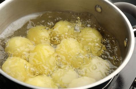 Imagen de patatas cocidas listas para ser trituradas
