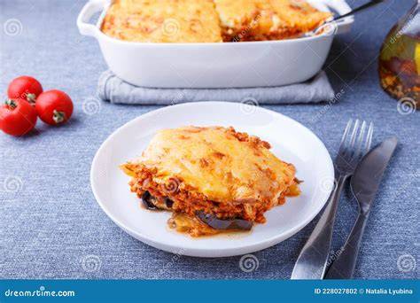 Moussaka tradicional con queso blanco