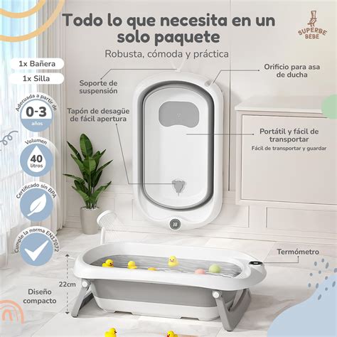 Bañera plegable de bebé en un baño pequeño
