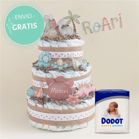 Esquema de una tarta de pañales de tres niveles montada sobre una base circular rígida decorada con cintas.