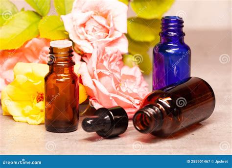 Botellas de aceites esenciales para aromaterapia