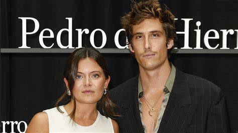 Foto de Emilio Aragón con su familia, incluyendo a Nacho, Bea y el pequeño Pelayo