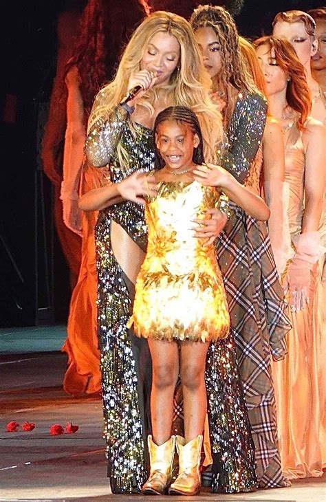 Retrato familiar artístico de Beyoncé con sus tres hijos, Blue Ivy, Rumi y Sir Carter