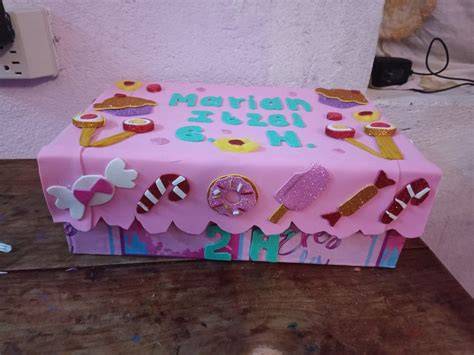 Ilustración de una caja decorada donde el niño deposita sus chupetes para una 