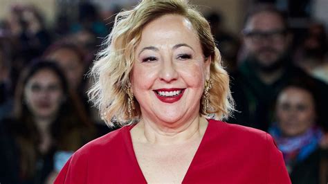 Retrato fotográfico de la actriz Carmen Machi en un evento oficial