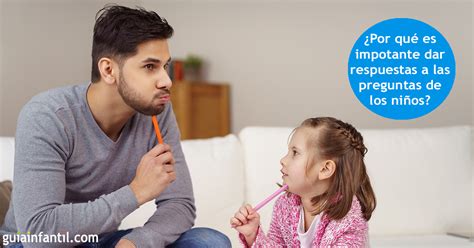 Niño curioso haciendo preguntas a sus padres