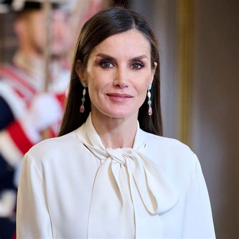 Letizia Ortiz durante su primer embarazo, con visibles síntomas de cansancio y náuseas, pero manteniendo su agenda oficial.