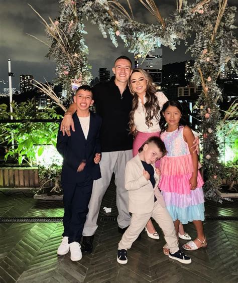 Foto familiar de Luis Alfonso con su esposa e hijos