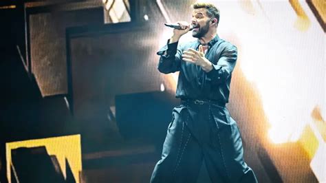 Rubén Martín actuando en un concierto, posiblemente con su padre