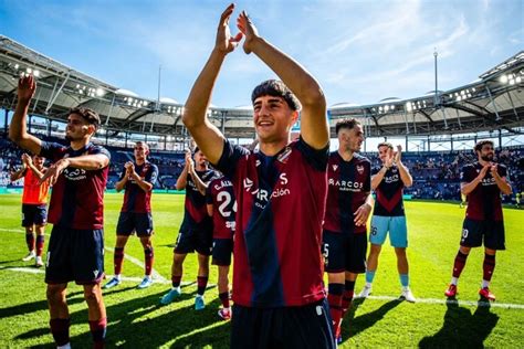 Víctor Fernández Jr. debutando con el Levante UD