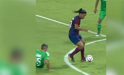 Recopilación de los mejores goles y jugadas de Ronaldinho en su carrera