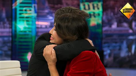 Isabel Gemio en la cabina de radio de Onda Cero